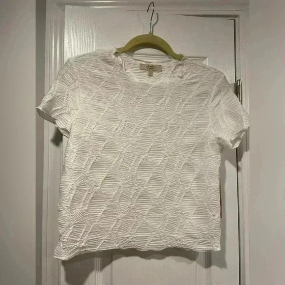 NWT Atelier Kirious Stretchy Lined White Textured Short Sleeve Crop Top Size L - Picture 1 of 10
